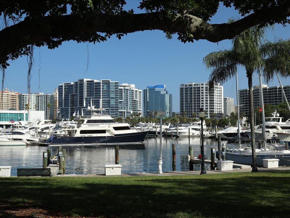 Active With Contract: $4,500 (2 beds, 2 baths, 1396 Square Feet)