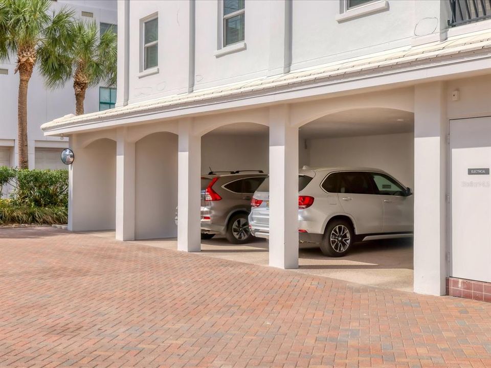 Active With Contract: $4,500 (2 beds, 2 baths, 1396 Square Feet)