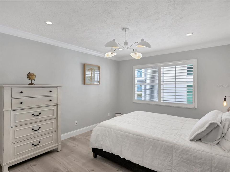 Active With Contract: $4,500 (2 beds, 2 baths, 1396 Square Feet)