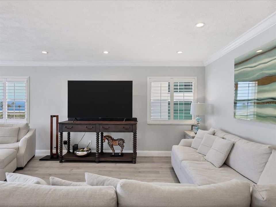 Active With Contract: $4,500 (2 beds, 2 baths, 1396 Square Feet)