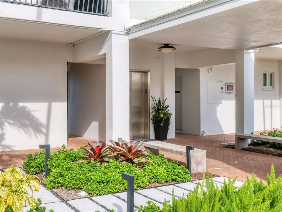 Active With Contract: $4,500 (2 beds, 2 baths, 1396 Square Feet)