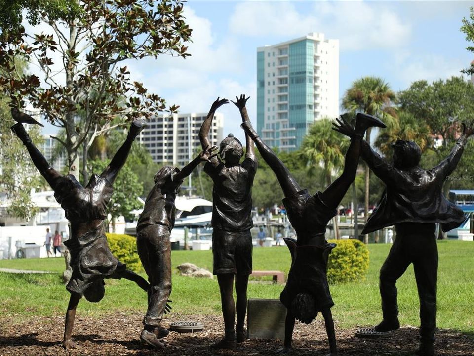 Active With Contract: $4,500 (2 beds, 2 baths, 1396 Square Feet)