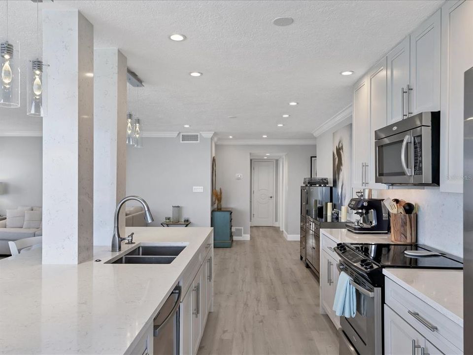 Active With Contract: $4,500 (2 beds, 2 baths, 1396 Square Feet)