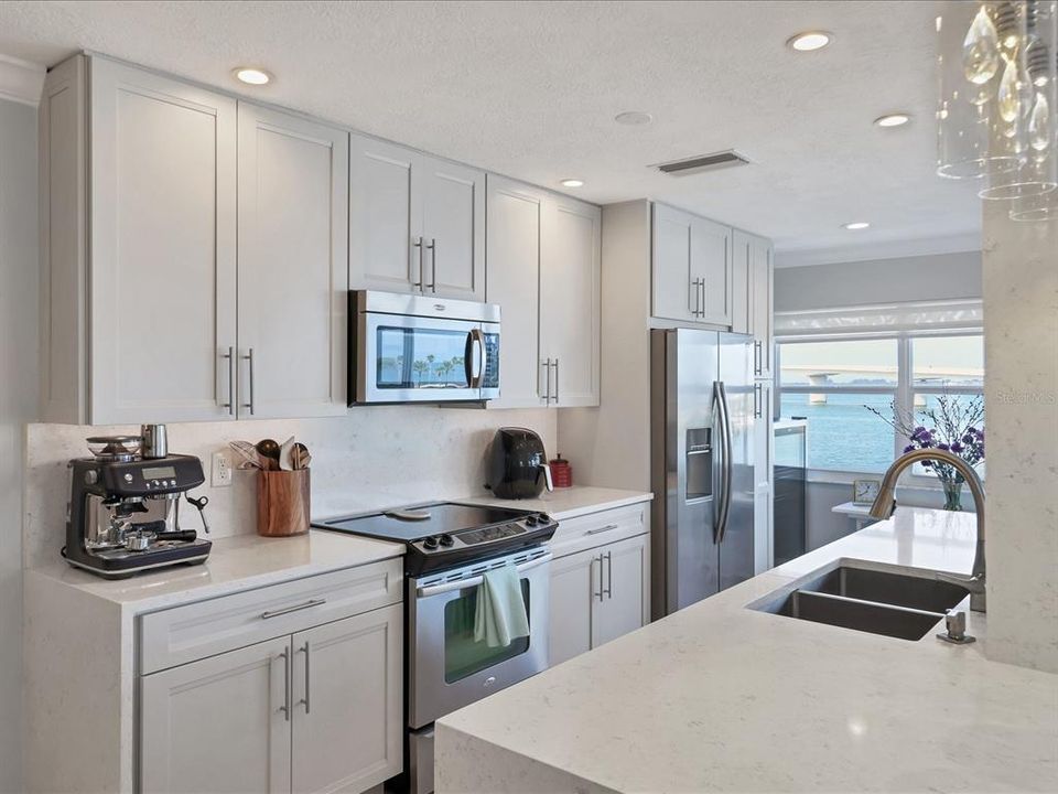 Active With Contract: $4,500 (2 beds, 2 baths, 1396 Square Feet)