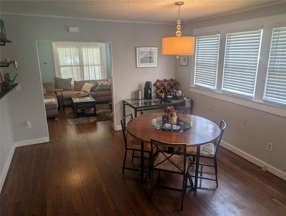 待售: $299,990 (3 贝兹, 2 浴室, 1402 平方英尺)