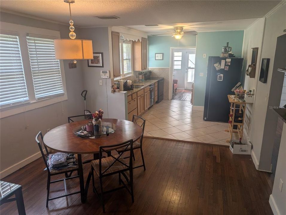 待售: $299,990 (3 贝兹, 2 浴室, 1402 平方英尺)