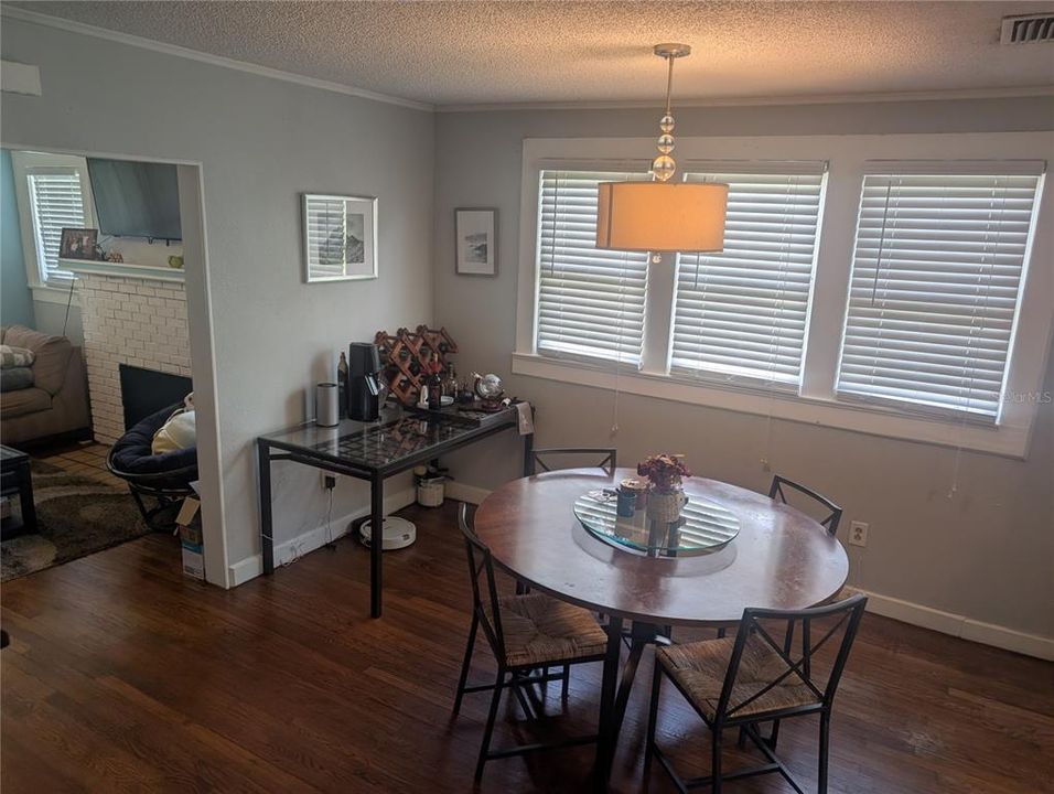 待售: $299,990 (3 贝兹, 2 浴室, 1402 平方英尺)