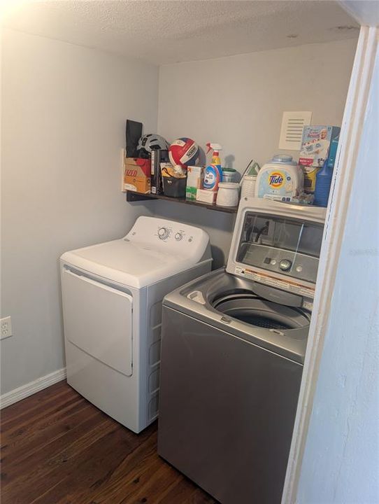 待售: $299,990 (3 贝兹, 2 浴室, 1402 平方英尺)