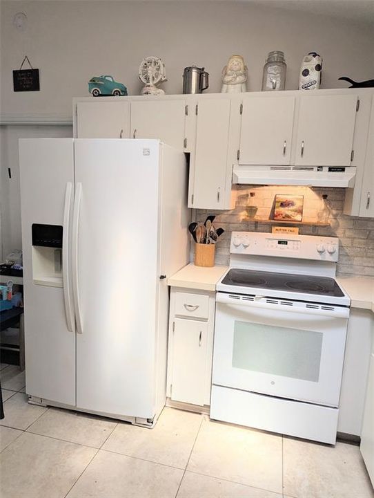 На продажу: $154,900 (2 спален, 1 ванн, 810 Квадратных фут)