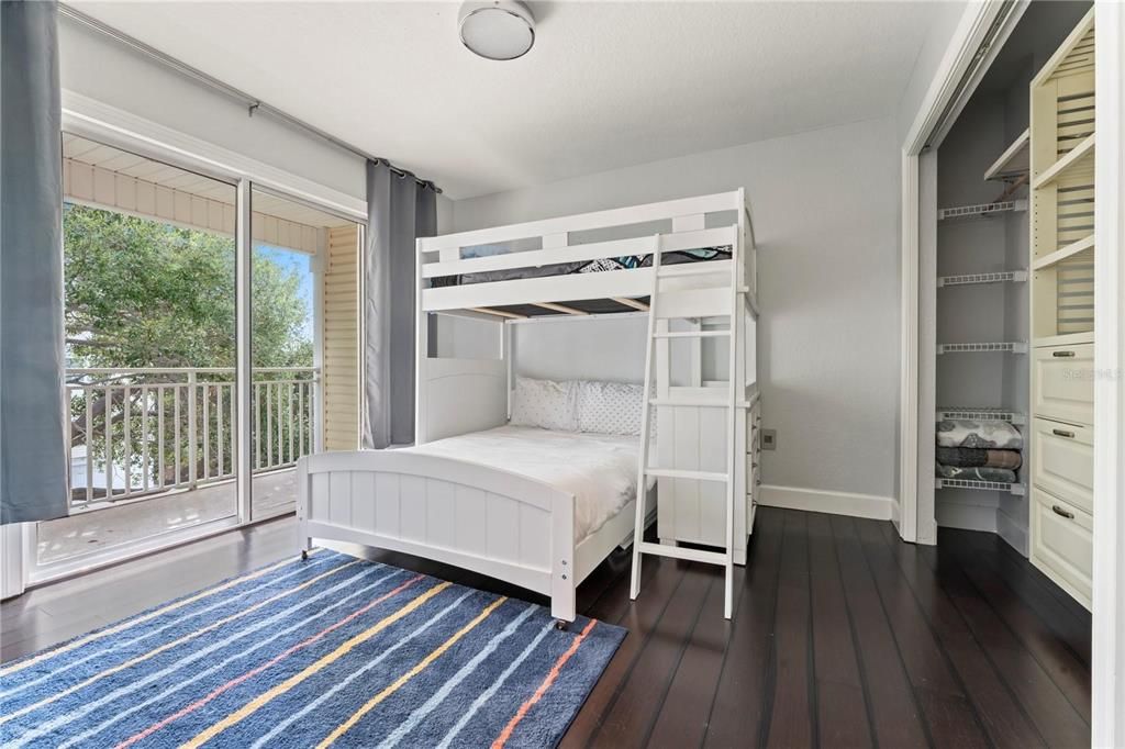 For Rent: $4,850 (3 beds, 3 baths, 1530 Square Feet)