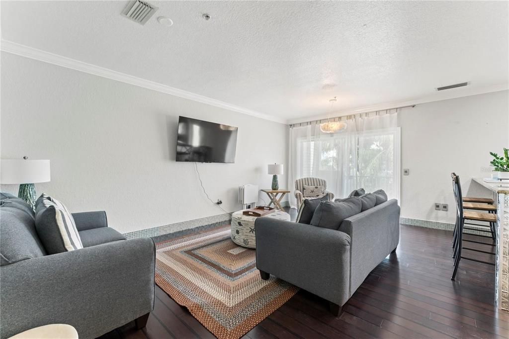 For Rent: $4,850 (3 beds, 3 baths, 1530 Square Feet)