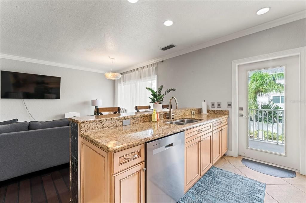 For Rent: $4,850 (3 beds, 3 baths, 1530 Square Feet)