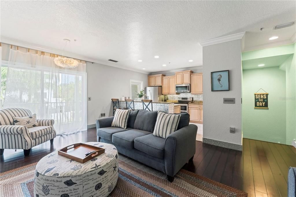 For Rent: $4,850 (3 beds, 3 baths, 1530 Square Feet)