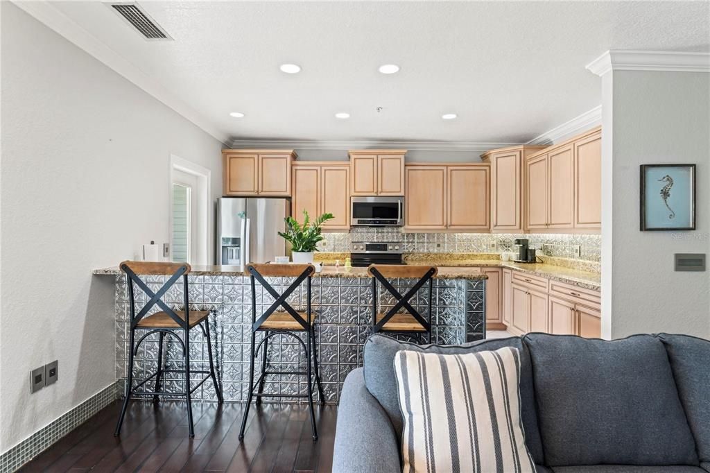 For Rent: $4,850 (3 beds, 3 baths, 1530 Square Feet)