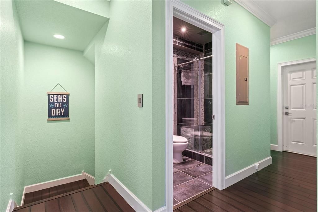 For Rent: $4,850 (3 beds, 3 baths, 1530 Square Feet)