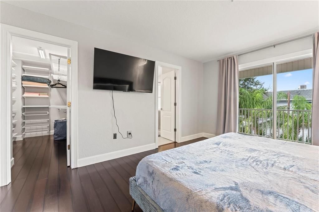 For Rent: $4,850 (3 beds, 3 baths, 1530 Square Feet)