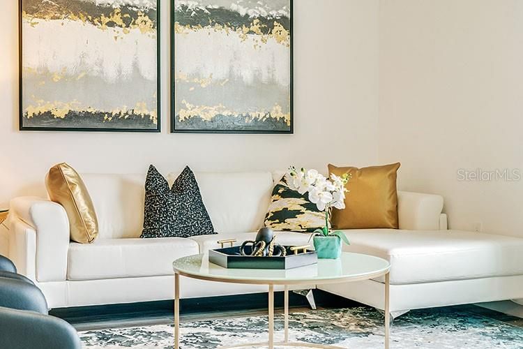 合同活跃: $409,990 (4 贝兹, 2 浴室, 1828 平方英尺)