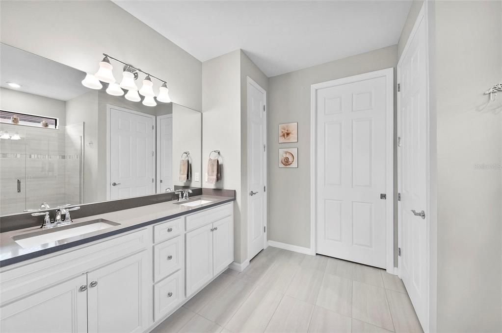 合同活跃: $439,000 (2 贝兹, 2 浴室, 1575 平方英尺)