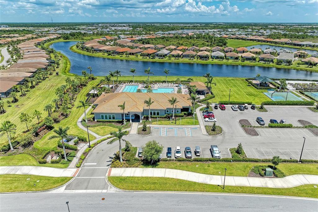 合同活跃: $439,000 (2 贝兹, 2 浴室, 1575 平方英尺)