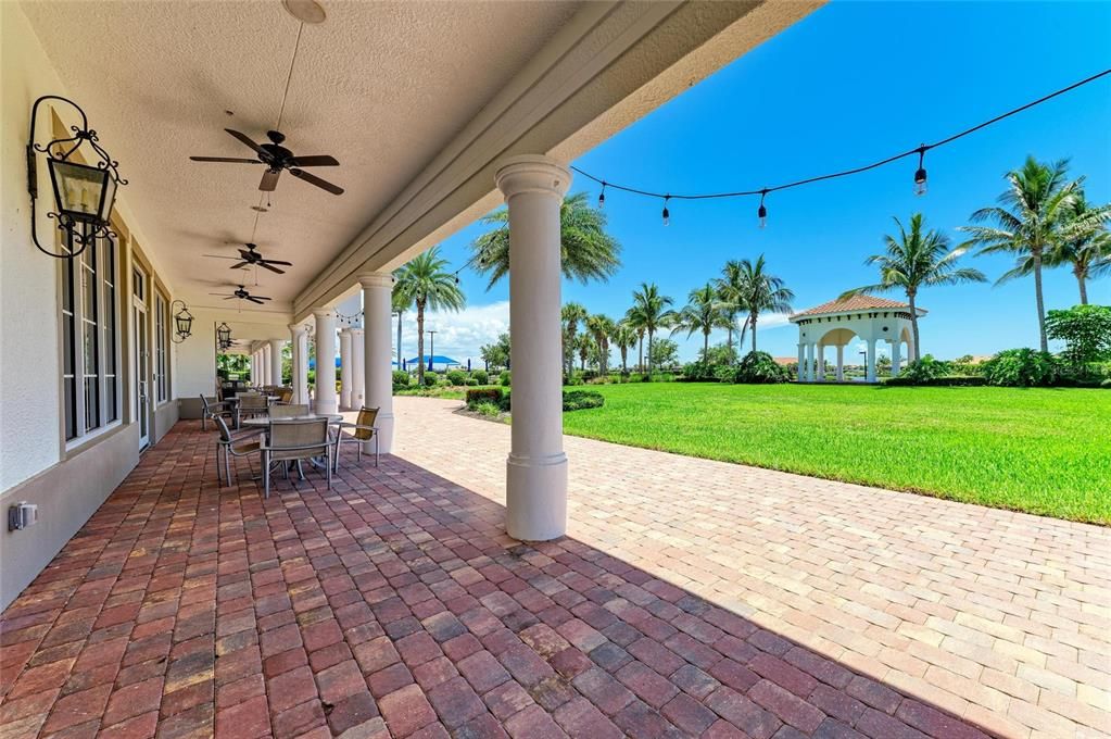 合同活跃: $439,000 (2 贝兹, 2 浴室, 1575 平方英尺)