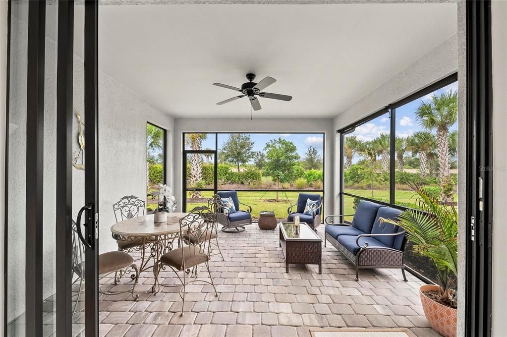 合同活跃: $439,000 (2 贝兹, 2 浴室, 1575 平方英尺)