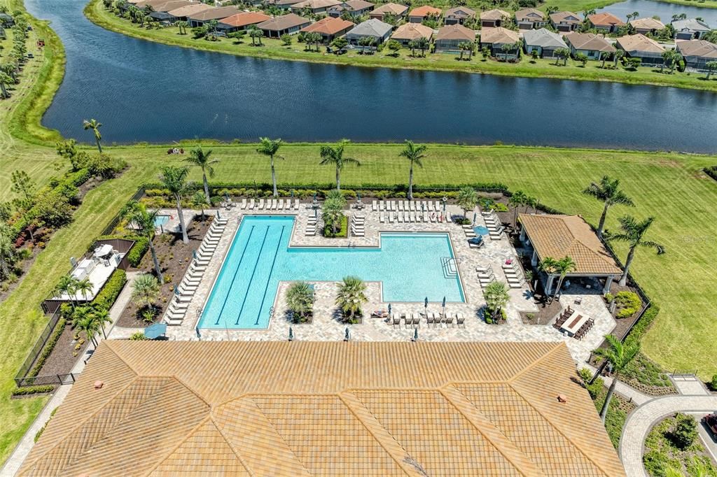 合同活跃: $439,000 (2 贝兹, 2 浴室, 1575 平方英尺)