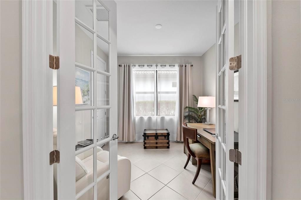 合同活跃: $439,000 (2 贝兹, 2 浴室, 1575 平方英尺)