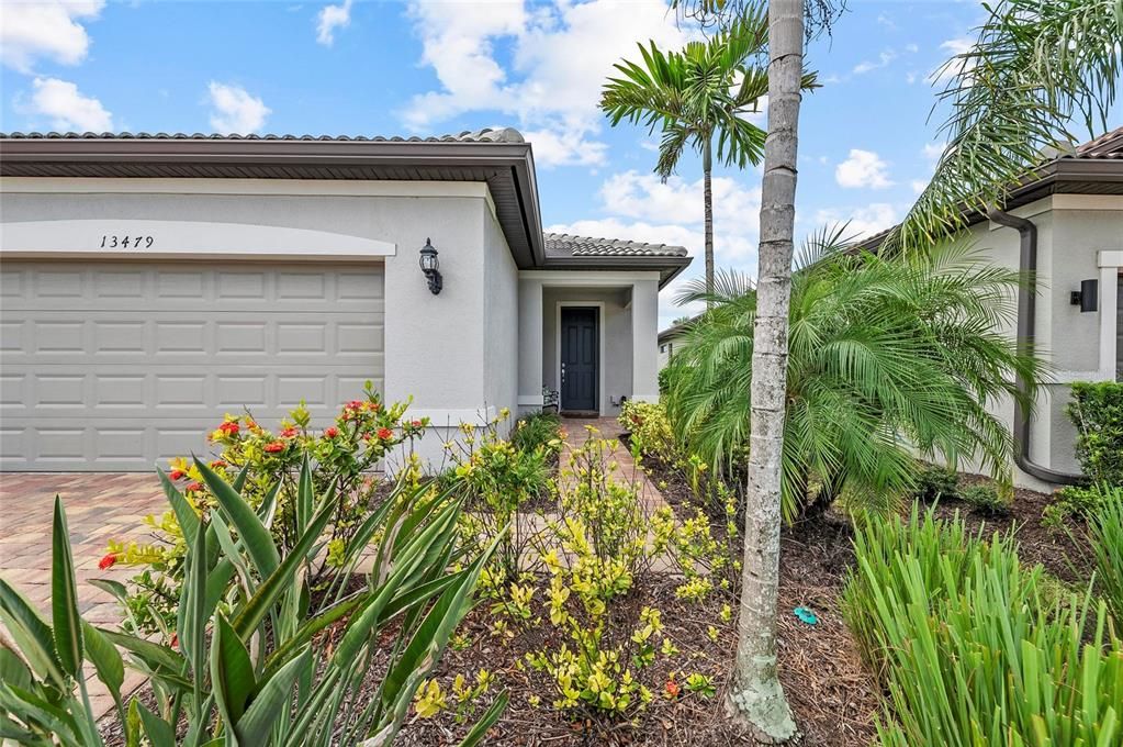 合同活跃: $439,000 (2 贝兹, 2 浴室, 1575 平方英尺)