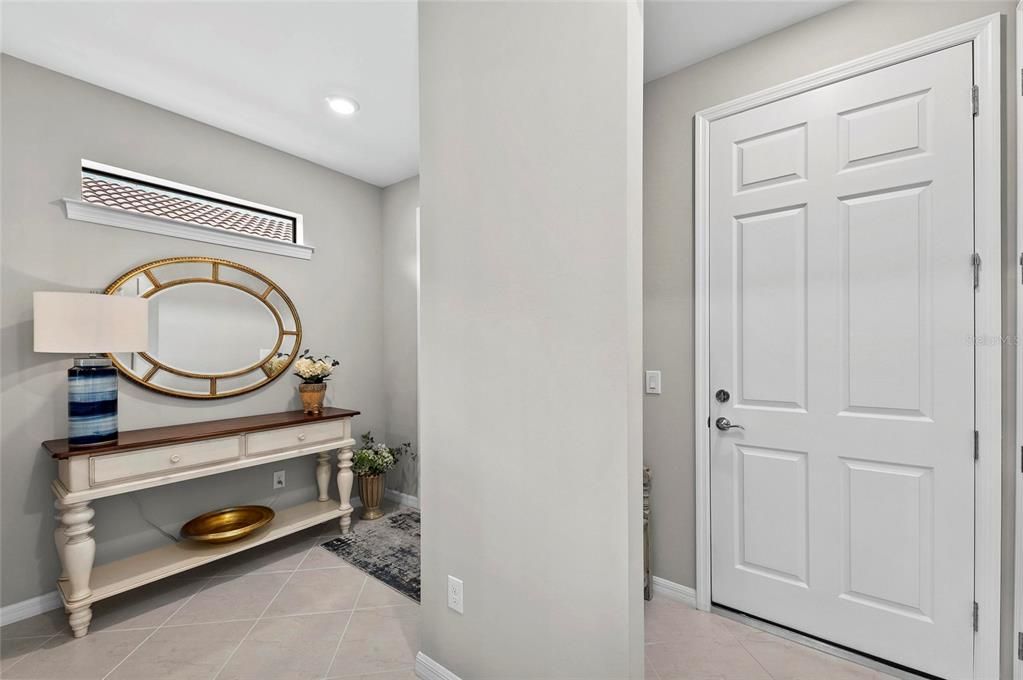 合同活跃: $439,000 (2 贝兹, 2 浴室, 1575 平方英尺)