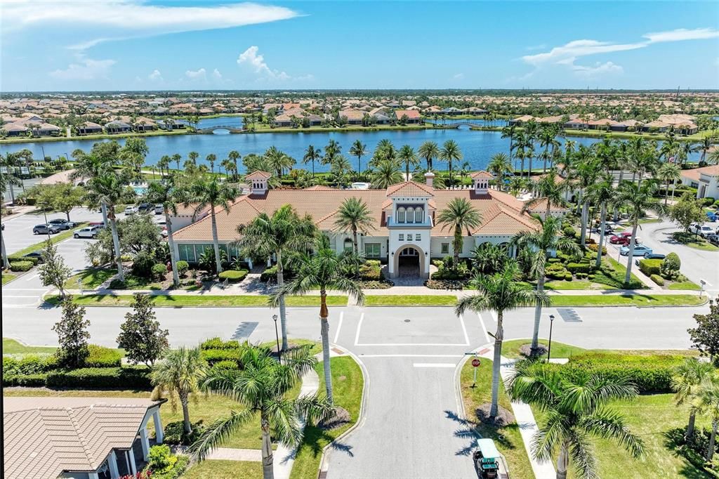 合同活跃: $439,000 (2 贝兹, 2 浴室, 1575 平方英尺)