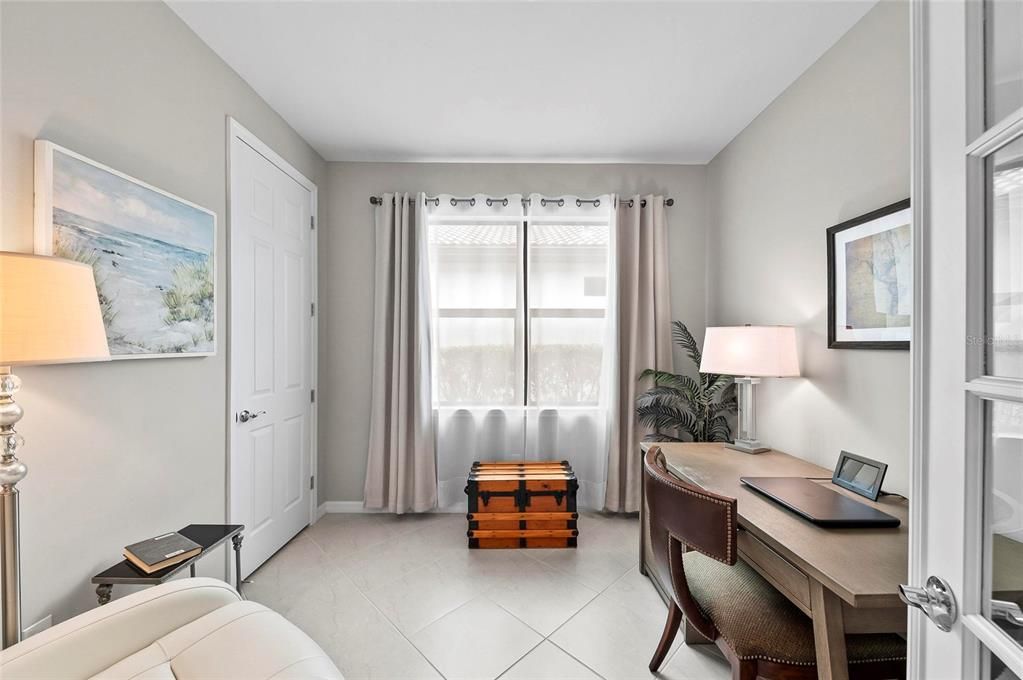 合同活跃: $439,000 (2 贝兹, 2 浴室, 1575 平方英尺)