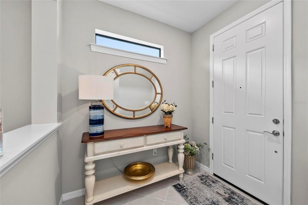 合同活跃: $439,000 (2 贝兹, 2 浴室, 1575 平方英尺)