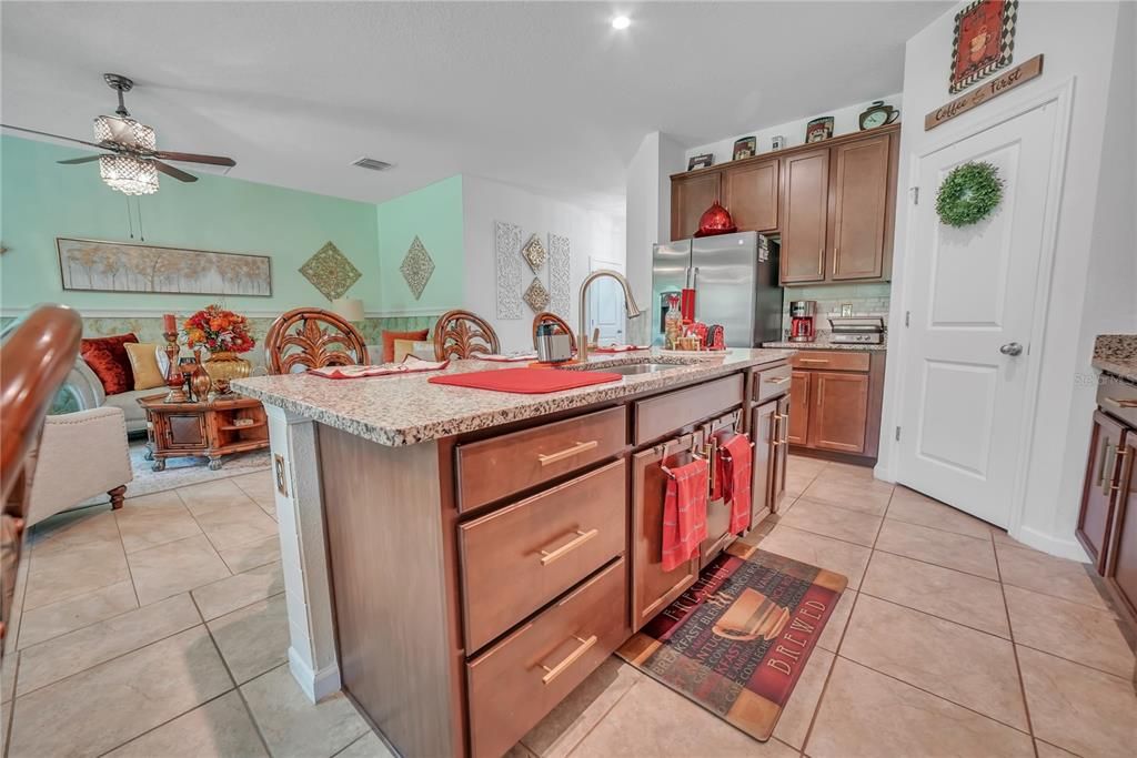 出租: $2,450 (3 贝兹, 2 浴室, 1815 平方英尺)