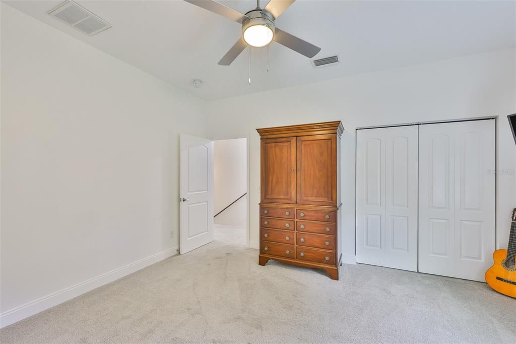 Под контрактом: $524,900 (3 спален, 2 ванн, 2143 Квадратных фут)