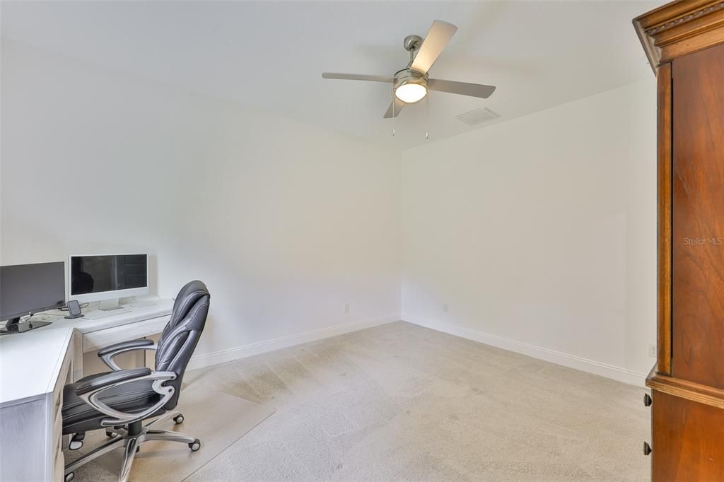 Под контрактом: $524,900 (3 спален, 2 ванн, 2143 Квадратных фут)