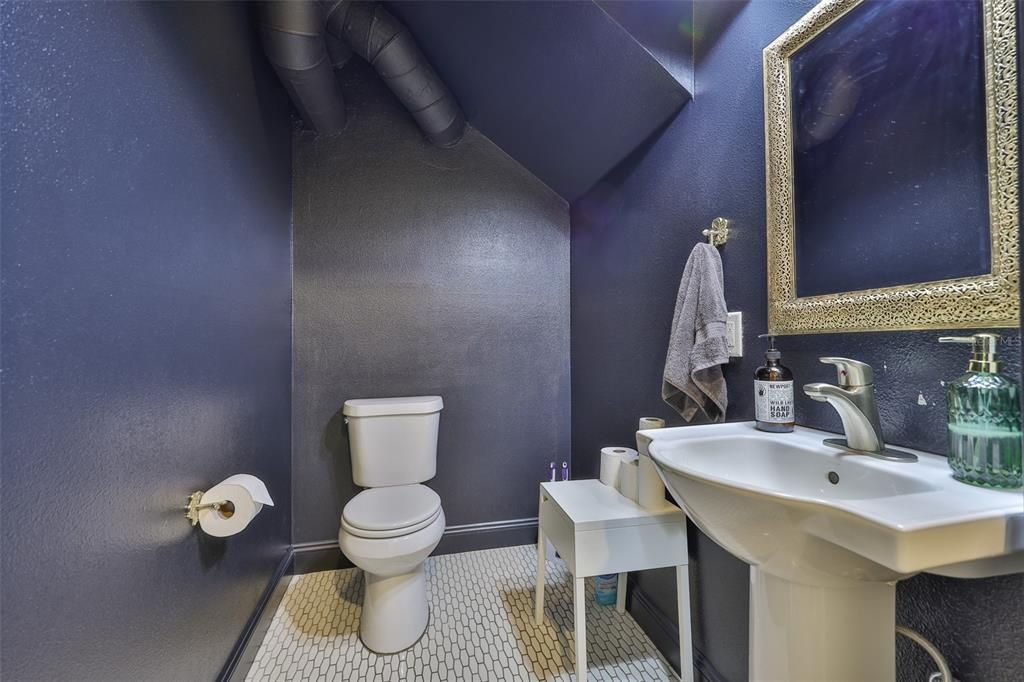 Под контрактом: $524,900 (3 спален, 2 ванн, 2143 Квадратных фут)