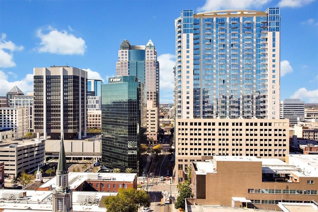 For Sale: $219,999 (1 beds, 1 baths, 715 Square Feet)