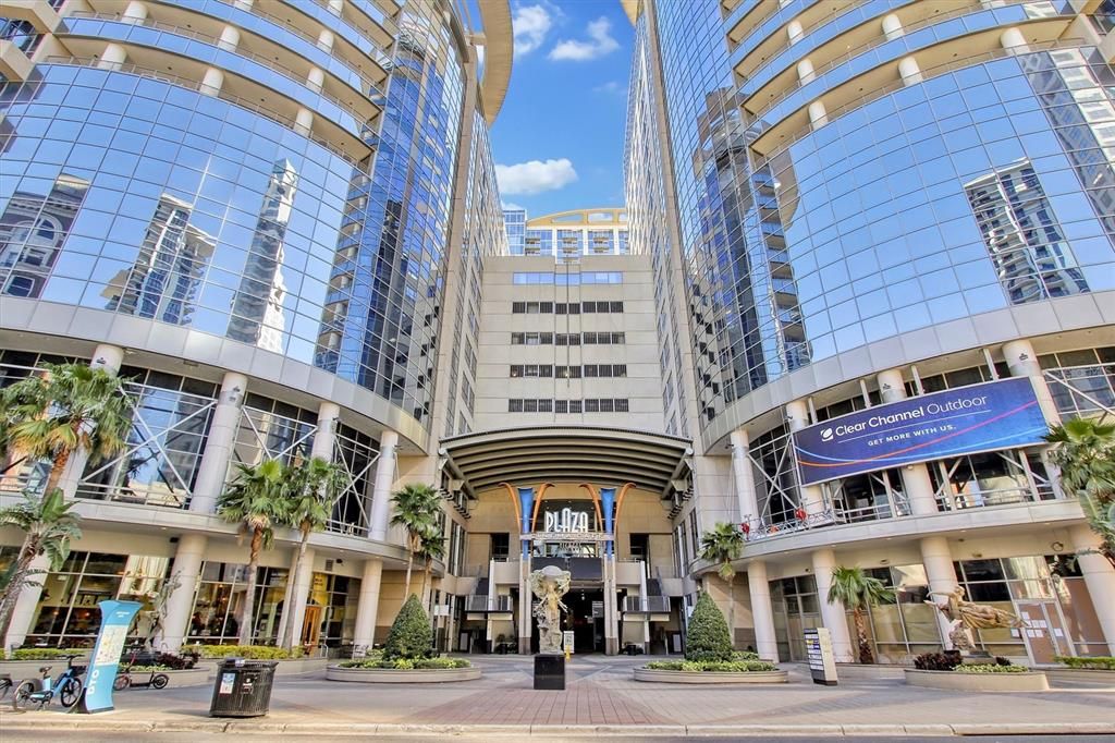 For Sale: $219,999 (1 beds, 1 baths, 715 Square Feet)