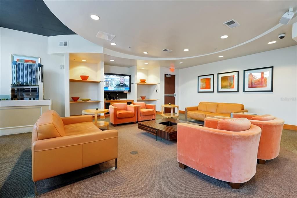 For Sale: $219,999 (1 beds, 1 baths, 715 Square Feet)