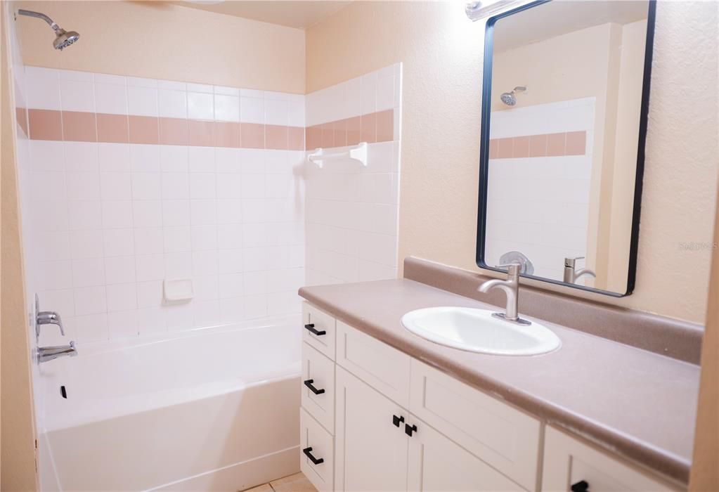 Activo con contrato: $135,000 (1 camas, 1 baños, 768 Pies cuadrados)