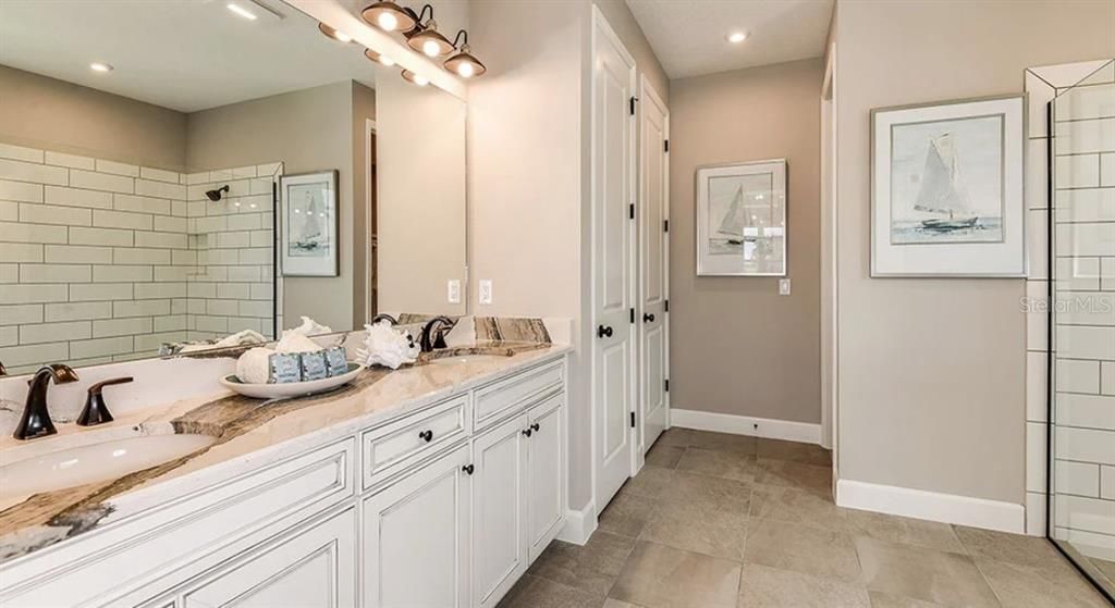 Active With Contract: $613,939 (4 beds, 3 baths, 2721 Square Feet)