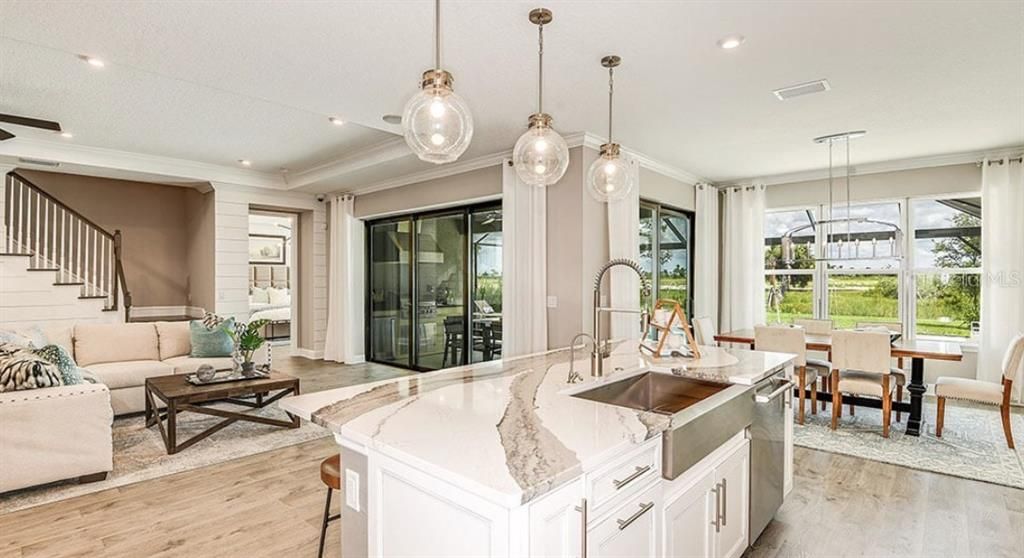 Active With Contract: $613,939 (4 beds, 3 baths, 2721 Square Feet)