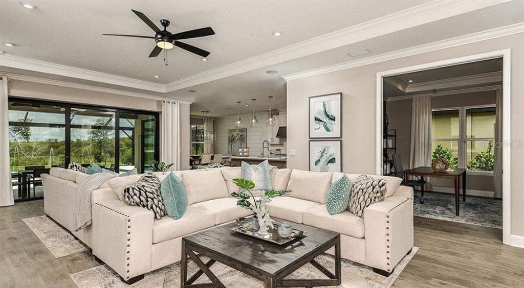 Active With Contract: $613,939 (4 beds, 3 baths, 2721 Square Feet)