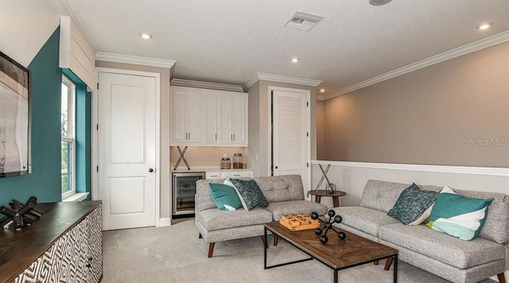 Active With Contract: $613,939 (4 beds, 3 baths, 2721 Square Feet)