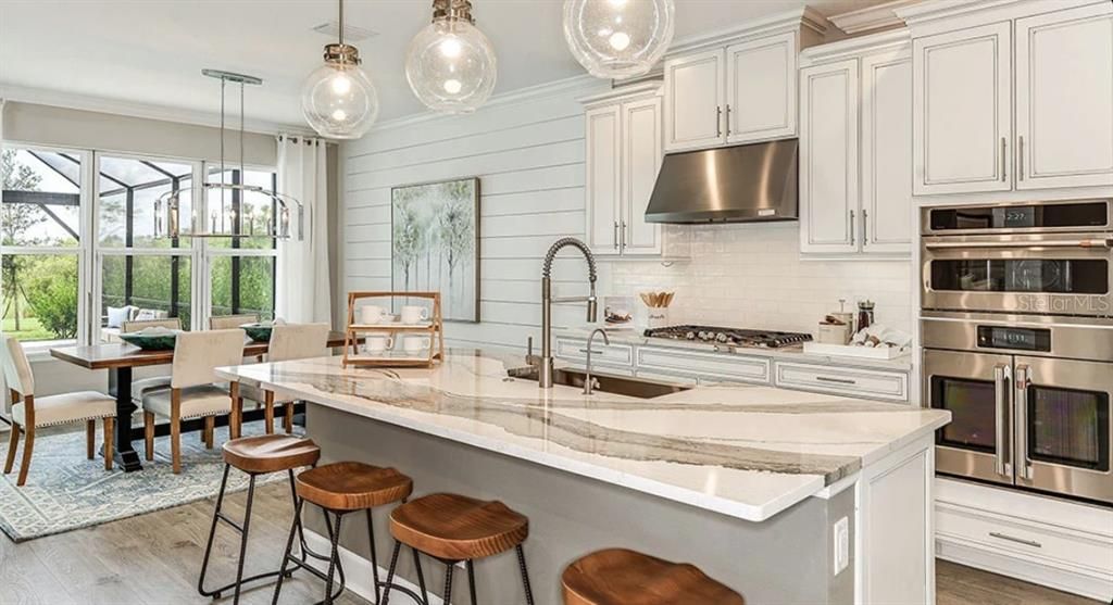 Active With Contract: $613,939 (4 beds, 3 baths, 2721 Square Feet)