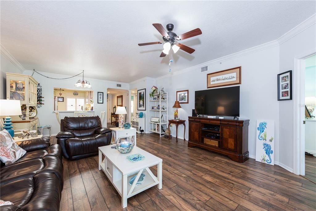 For Sale: $255,000 (2 beds, 2 baths, 1256 Square Feet)