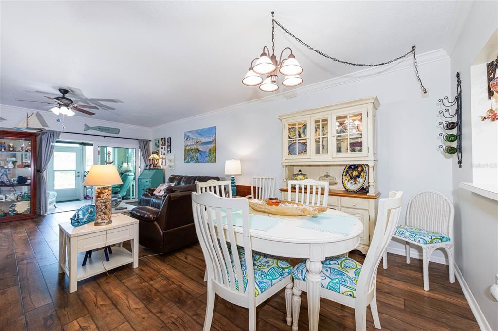 For Sale: $255,000 (2 beds, 2 baths, 1256 Square Feet)