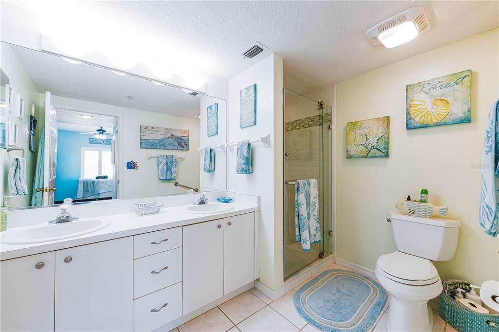 For Sale: $255,000 (2 beds, 2 baths, 1256 Square Feet)