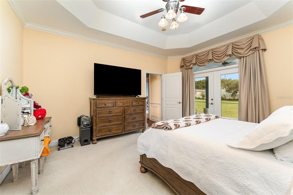 合同活跃: $515,000 (4 贝兹, 2 浴室, 2309 平方英尺)