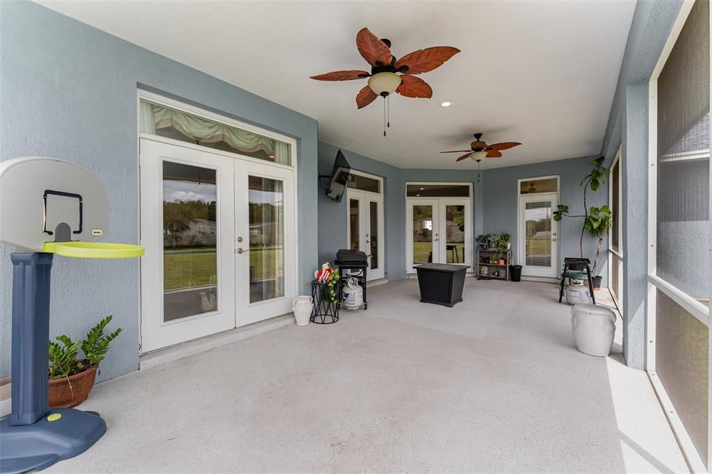 合同活跃: $515,000 (4 贝兹, 2 浴室, 2309 平方英尺)